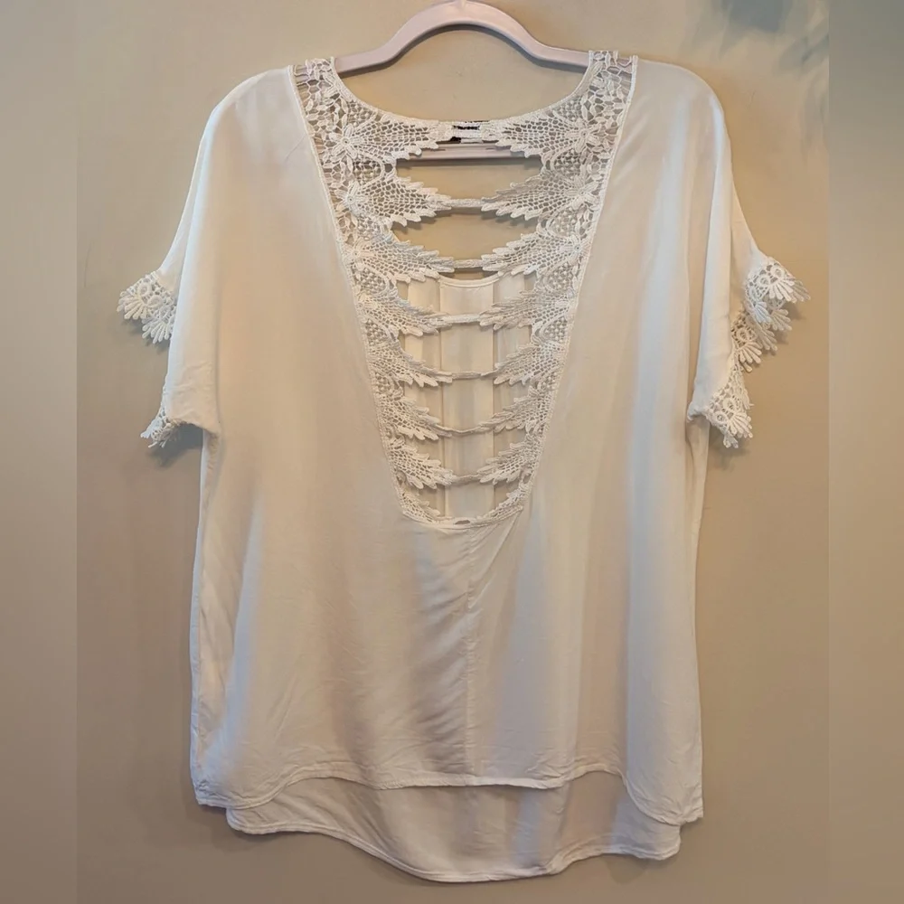 Molly Bracken Oversized Boho Lace Back Blouse | White Viscose - Picture 2 of 6